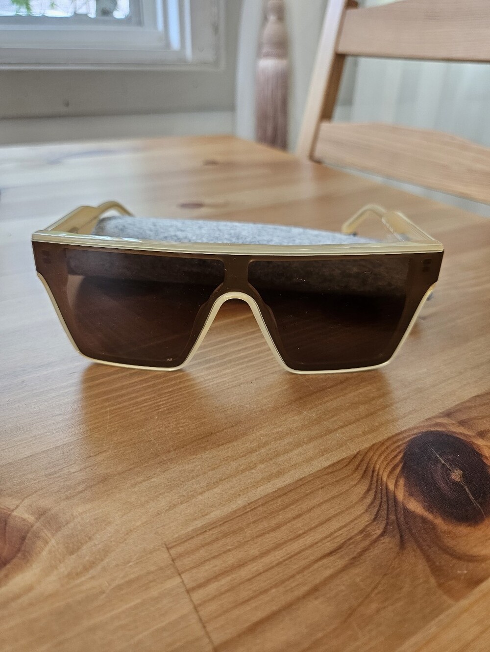 KITS Maddox Sunglasses - Picture 2 of 6